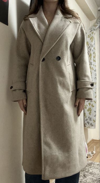 Бежово палто Zara XS