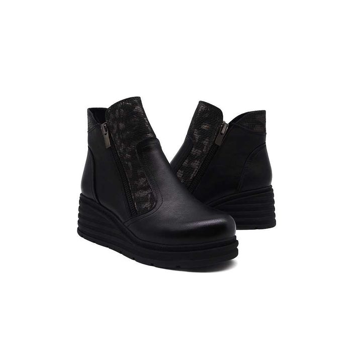 Дамски черни боти от естествена кожа с цип и платформа