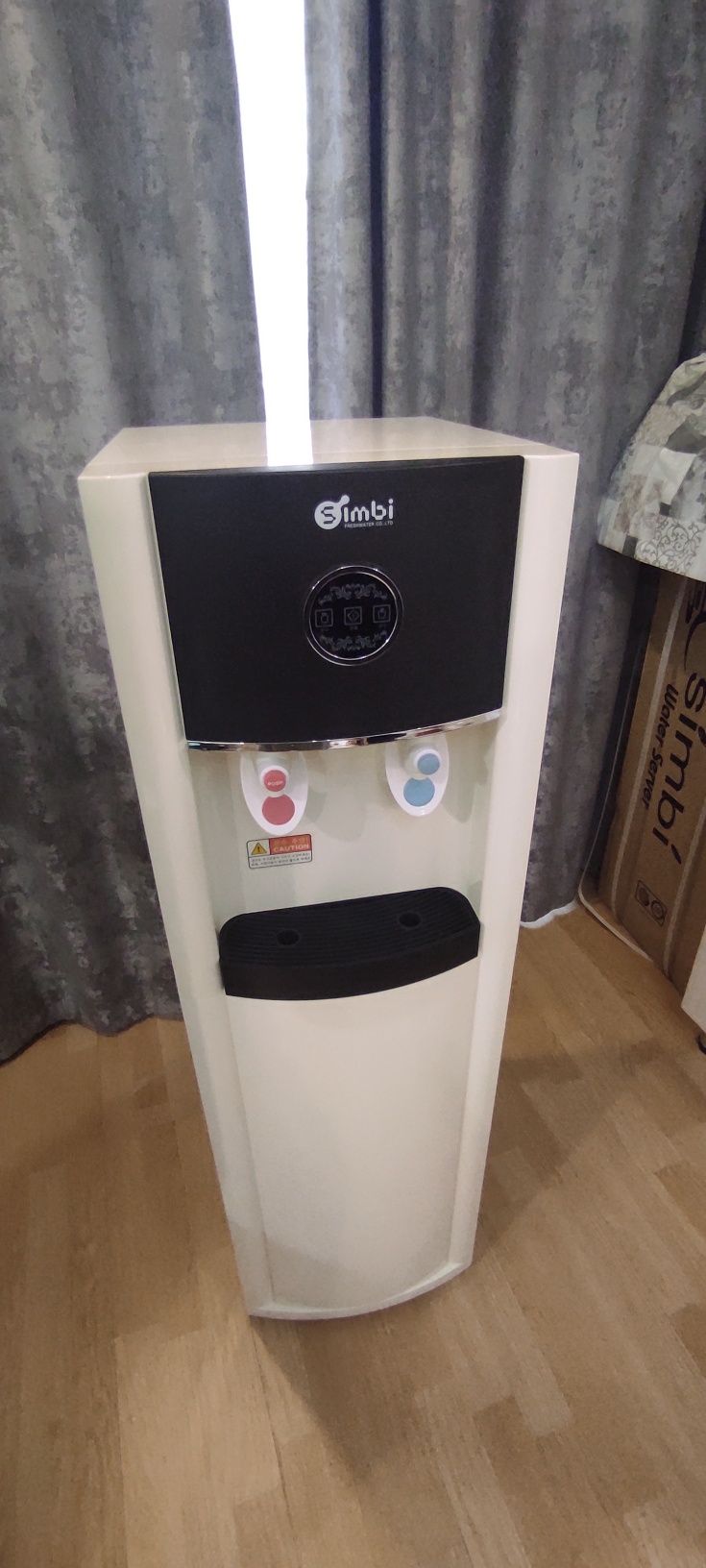 Продается корейский проточный диспенсер для воды Simbi FW 620