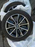 Гуми с Джанти Renault(Continental 205/55/17 дот 22/17 5x114.3 7J ET49)