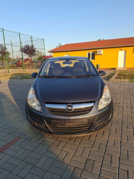 Se vinde Opel Corsa D. 1.2 Benzină.
