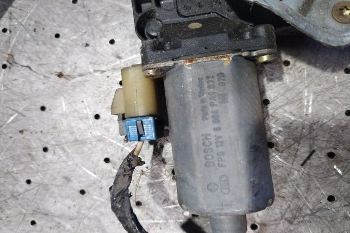 Macara geam fata stanga electrica CU MOTORAS Mercedes-Benz ML W163
