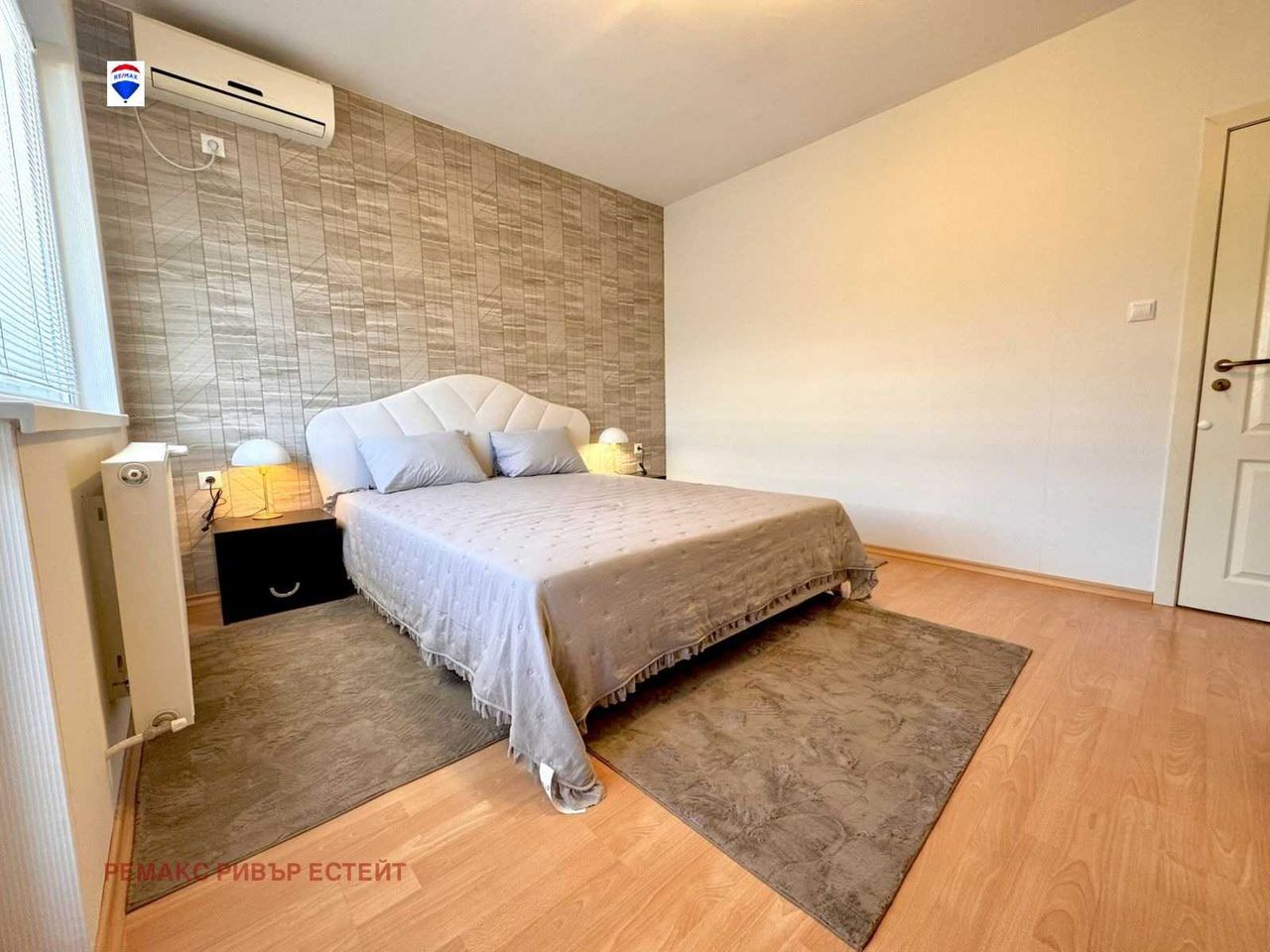 Дава се под наем Тристаен апартамент в Русе, Център - 100 кв.м за 510 € - Снимка #4
