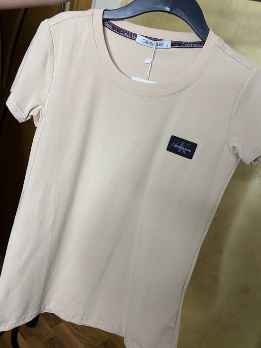 Tricou de dama bej/alb