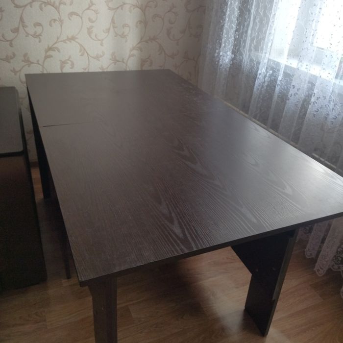 Продам стол длина 2м.20 см ширина 75 см