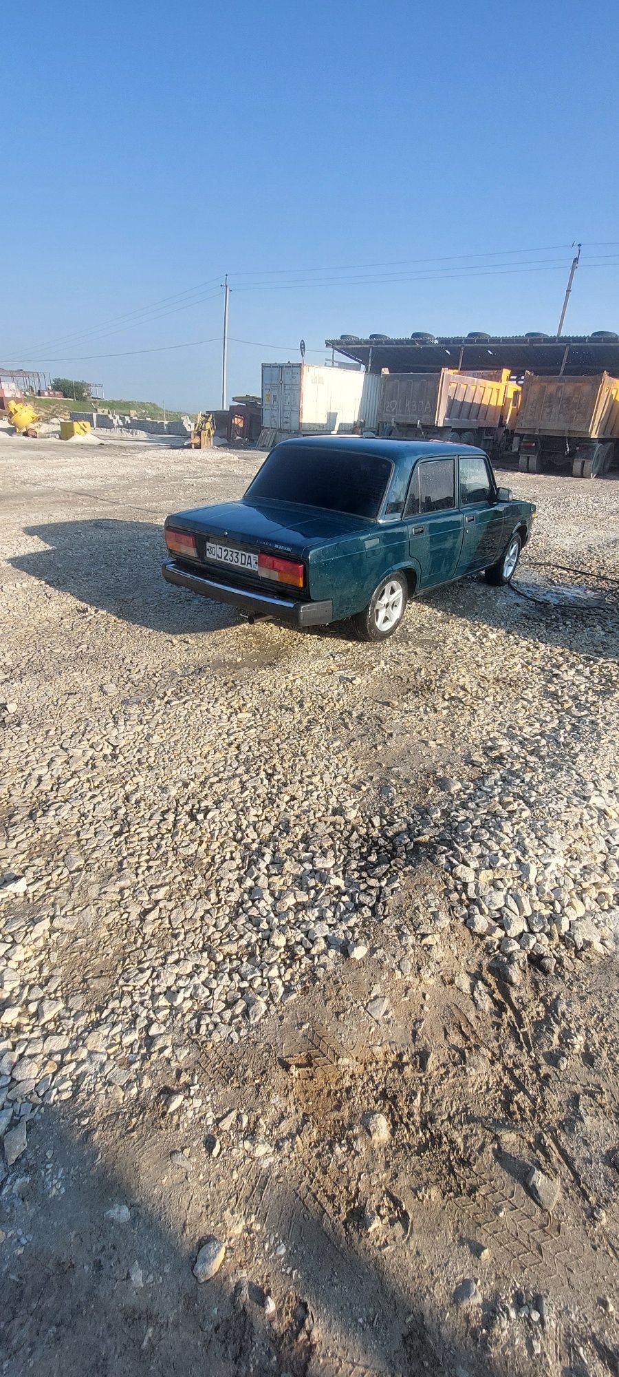 Vaz 2107 sotiladi