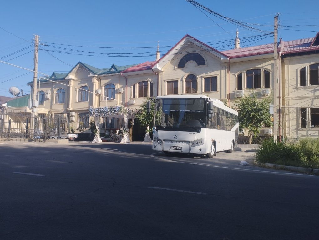 Isuzu le 60 avtobus
