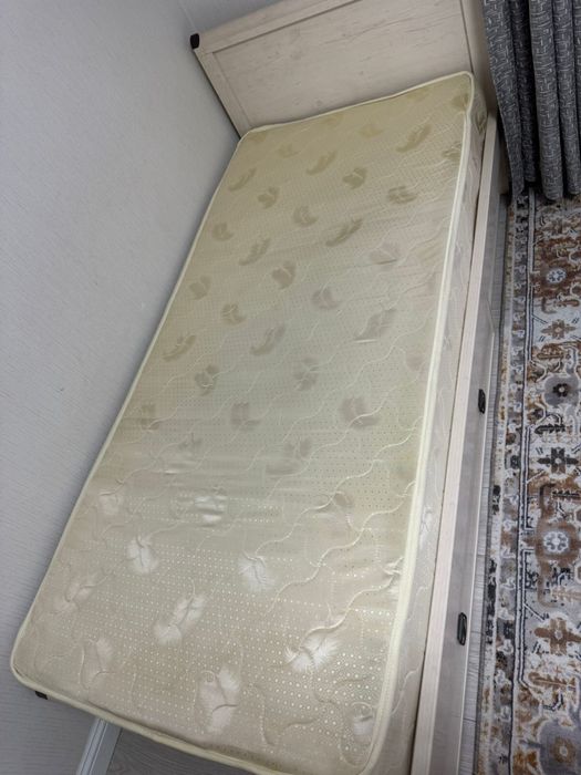 Продаем матрас в количестве 4 штук.