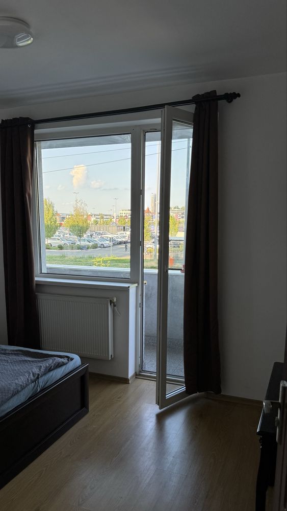 PF vand apartament 3 camere in curte la Vivo