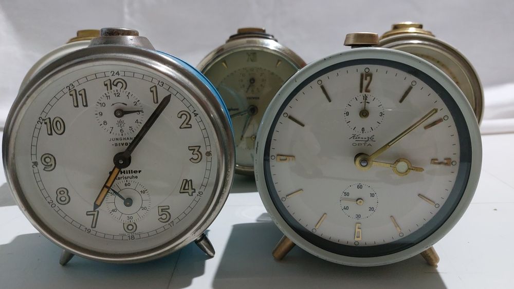 ceas de masă Junghans și Kienzle