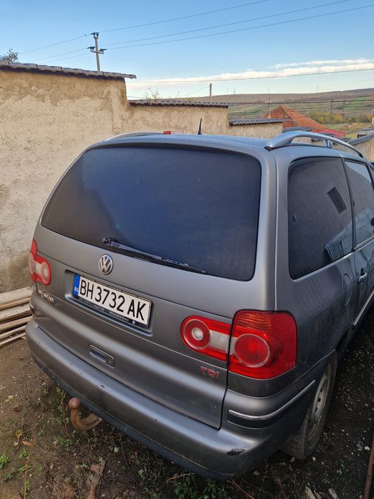 Vând sau dezmembrez