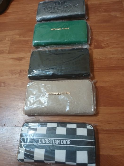 Portofele de firma, superbe