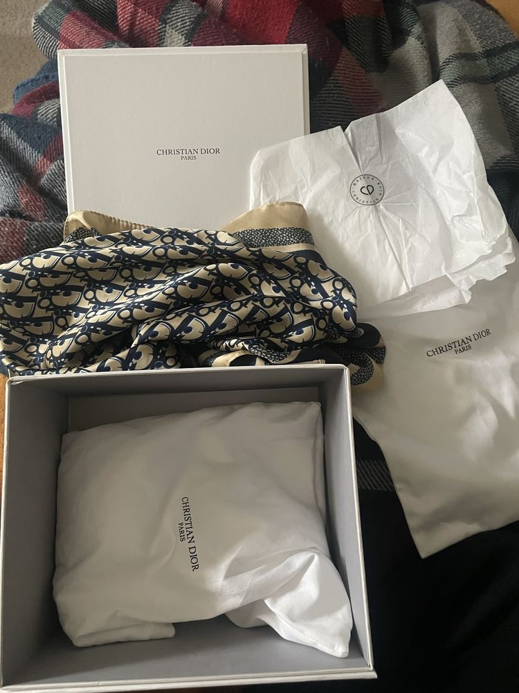 Esarfa matase Christian Dior + cutie + saculet