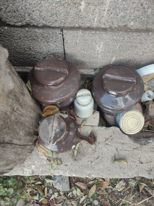 Фарфоровые  изоляторы  продам