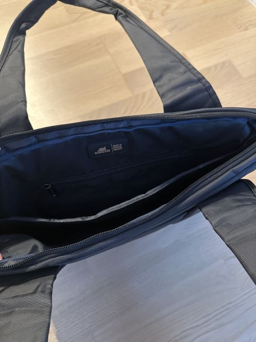 Geanta laptop rivecase
