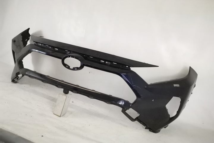 Предна броня Оригинална С Датчици В Добро Състояние Тойота РАВ4 / Toyo