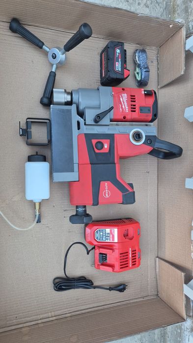 Milwauckee M18 fuel brushless bormasina cu talpa magnetica