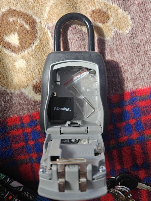 Катинар без ключ Master lock