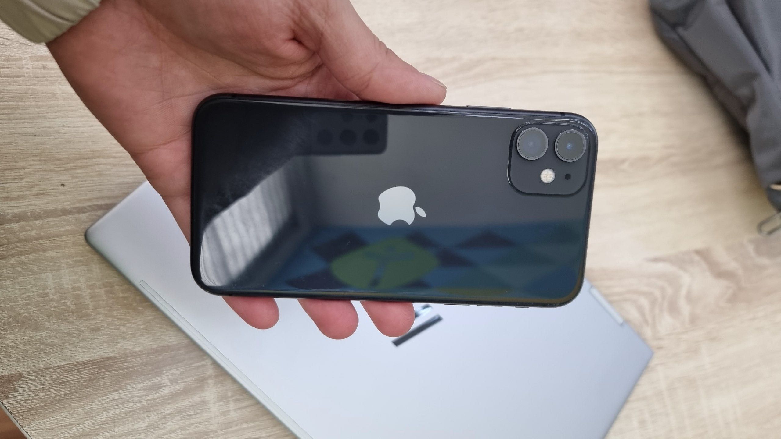 Iphone 11 LLA 64 gb