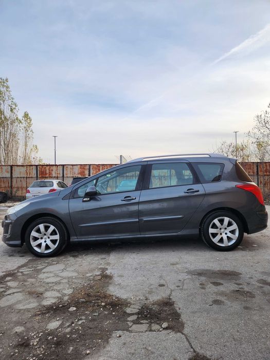 Пежо 308 SW 1.6 бензин много запазено отвън и отвътре