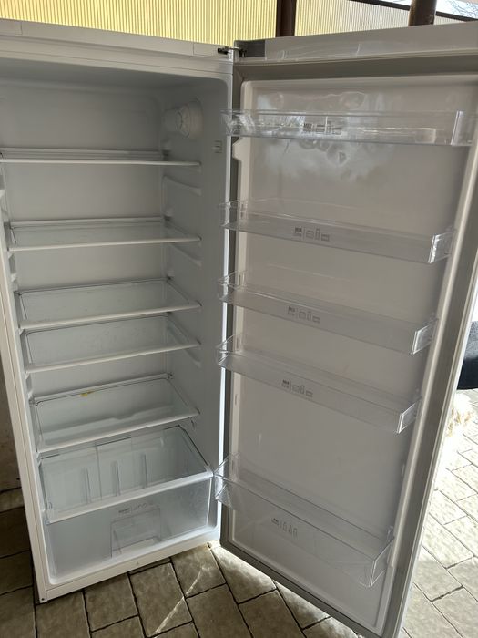 Vând frigider Arctic