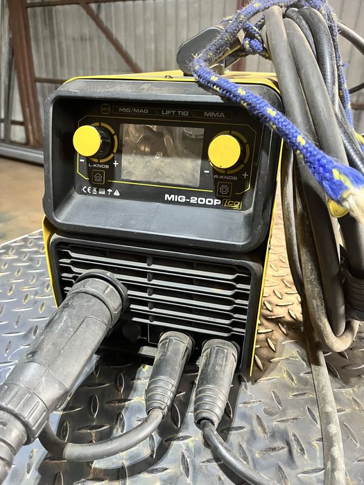 Aparat sudura MIG-MAG . Ca nou .