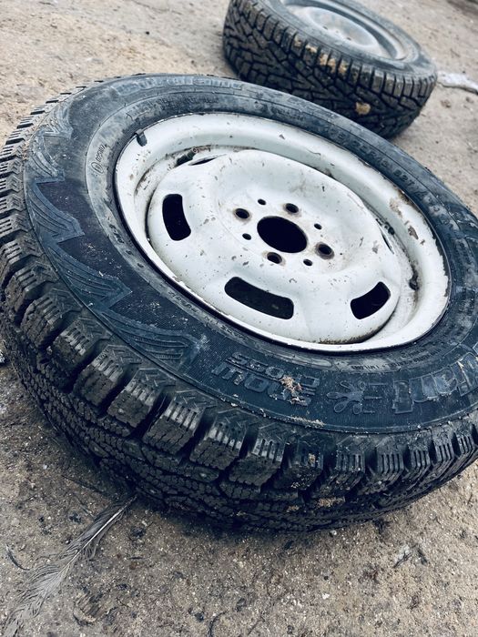 Продаётся зимний колесо (щипы)