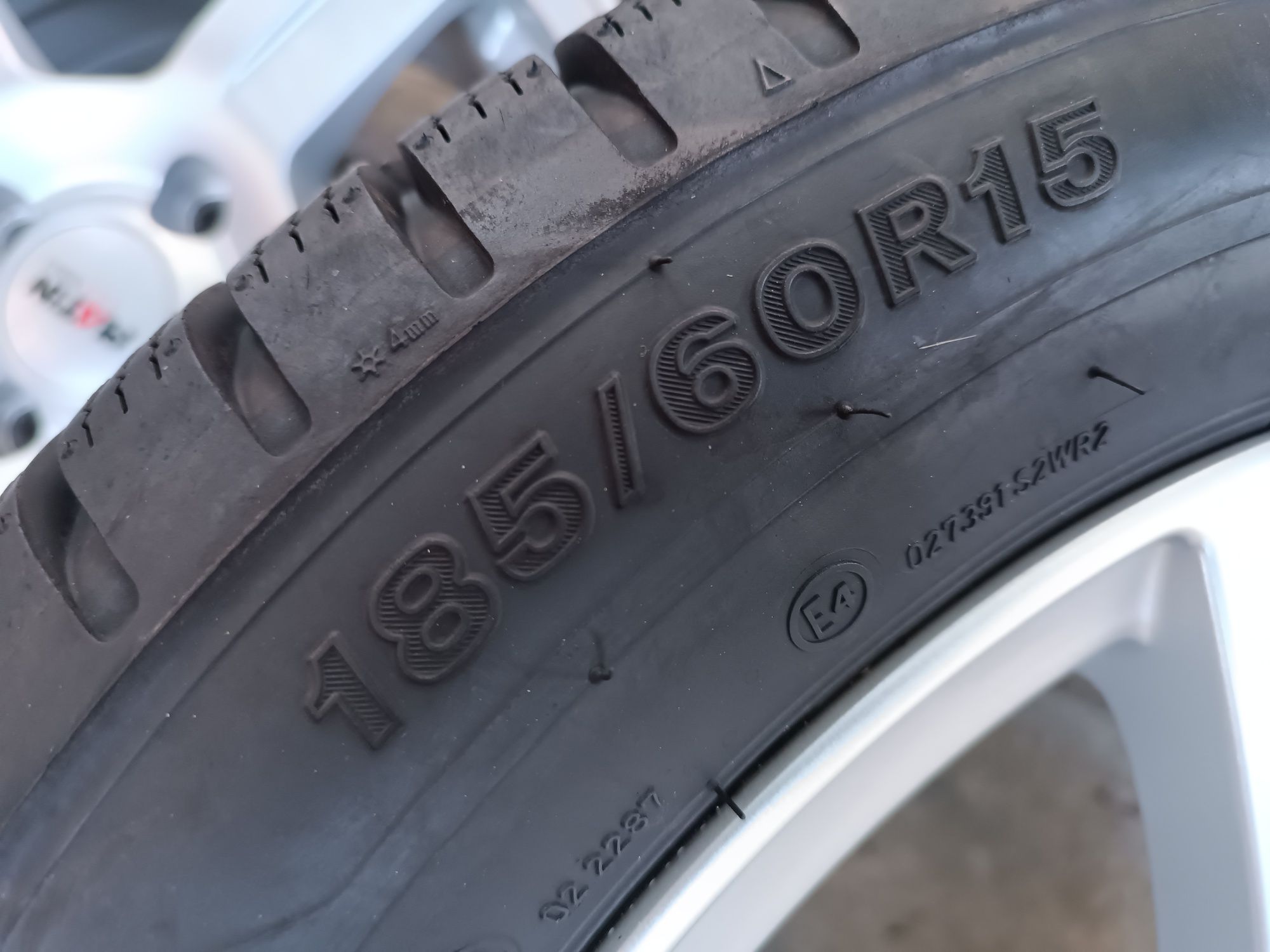2бр зимни гуми 185/60/15 Firestone