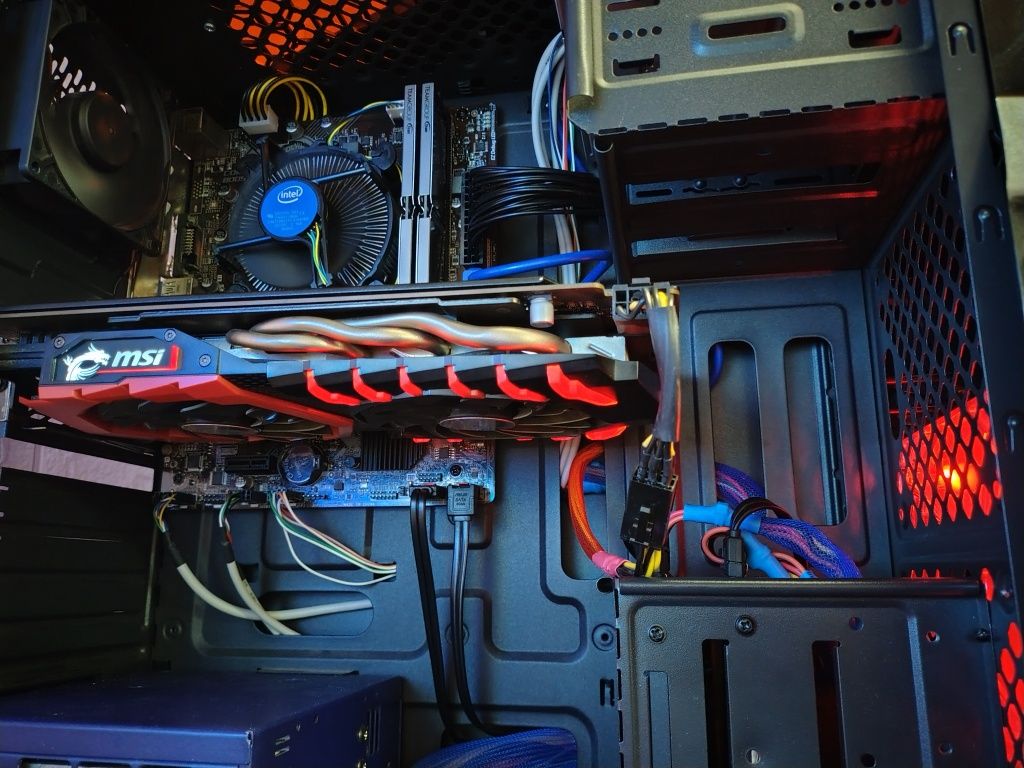 i5 8400 4.0GHZ/GTX 1060 6GB/16 Ram/120GB SSD/500GB HDD - компютър
