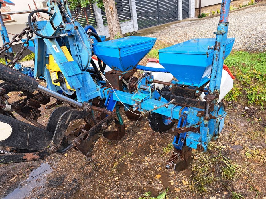 Semanatoare porumb spc 4 si 6 cu fertilizare