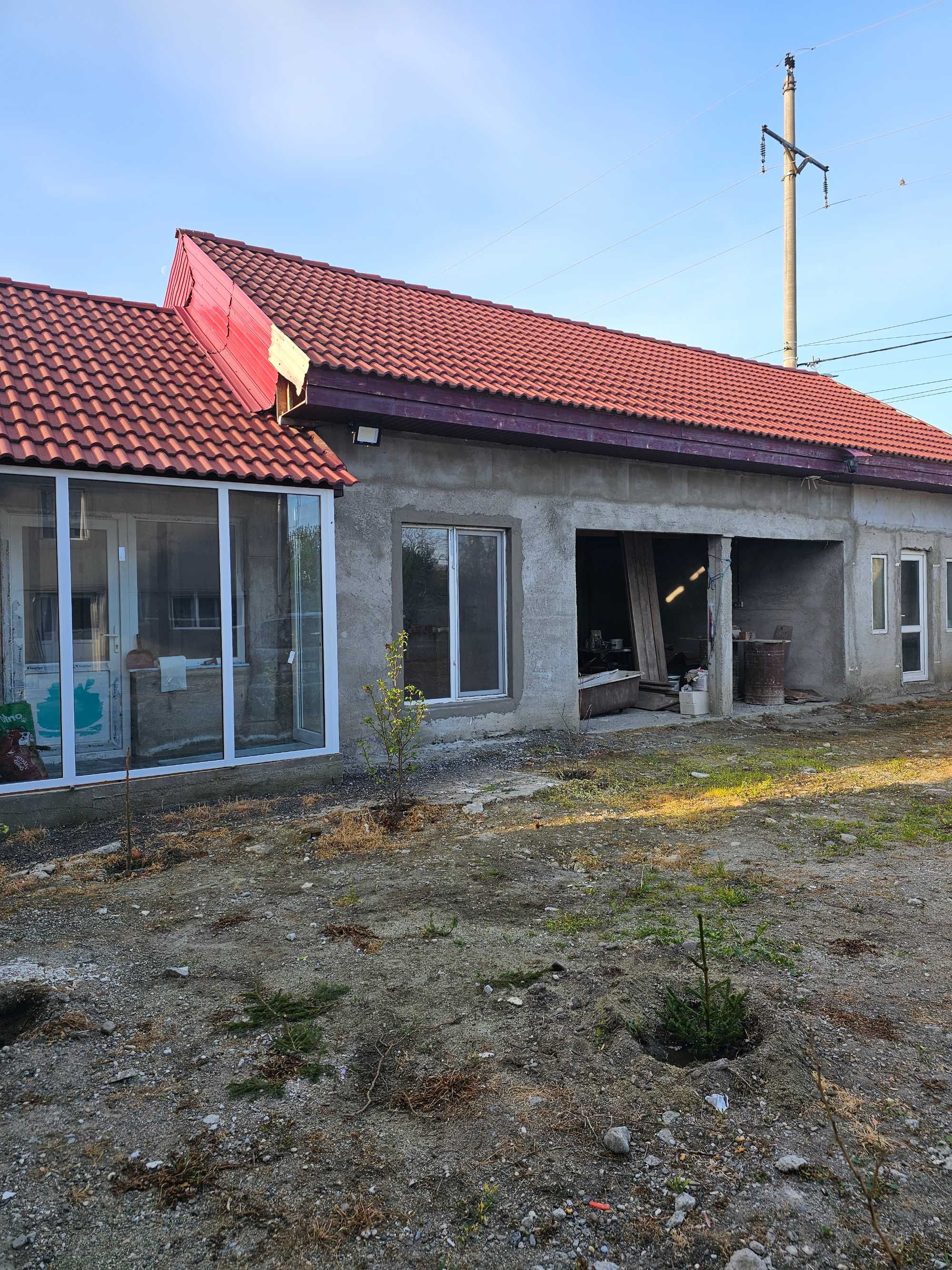 Casa + dependinte in Sat Halanga Mehedinti
