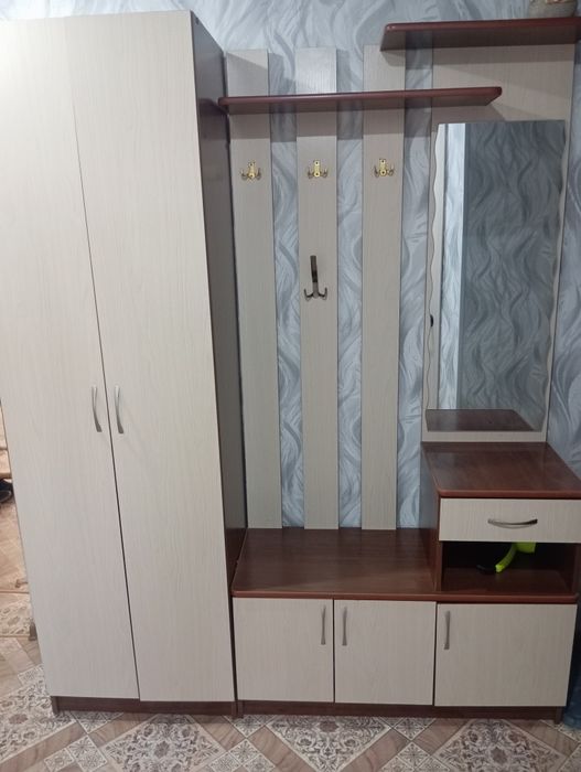 Прихожие в хорошем состояние ряльному покупателю торг