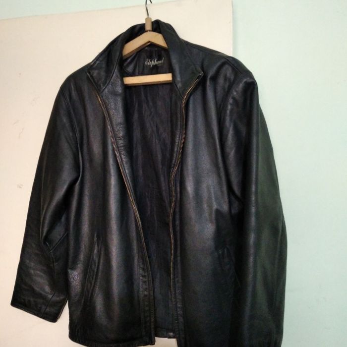 Продам кожаные куртки .