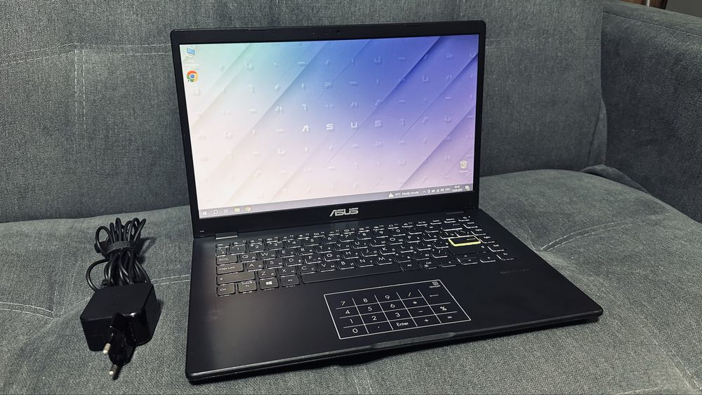 Новый! Ноутбук ASUS intel/4GB/SSD 128GB