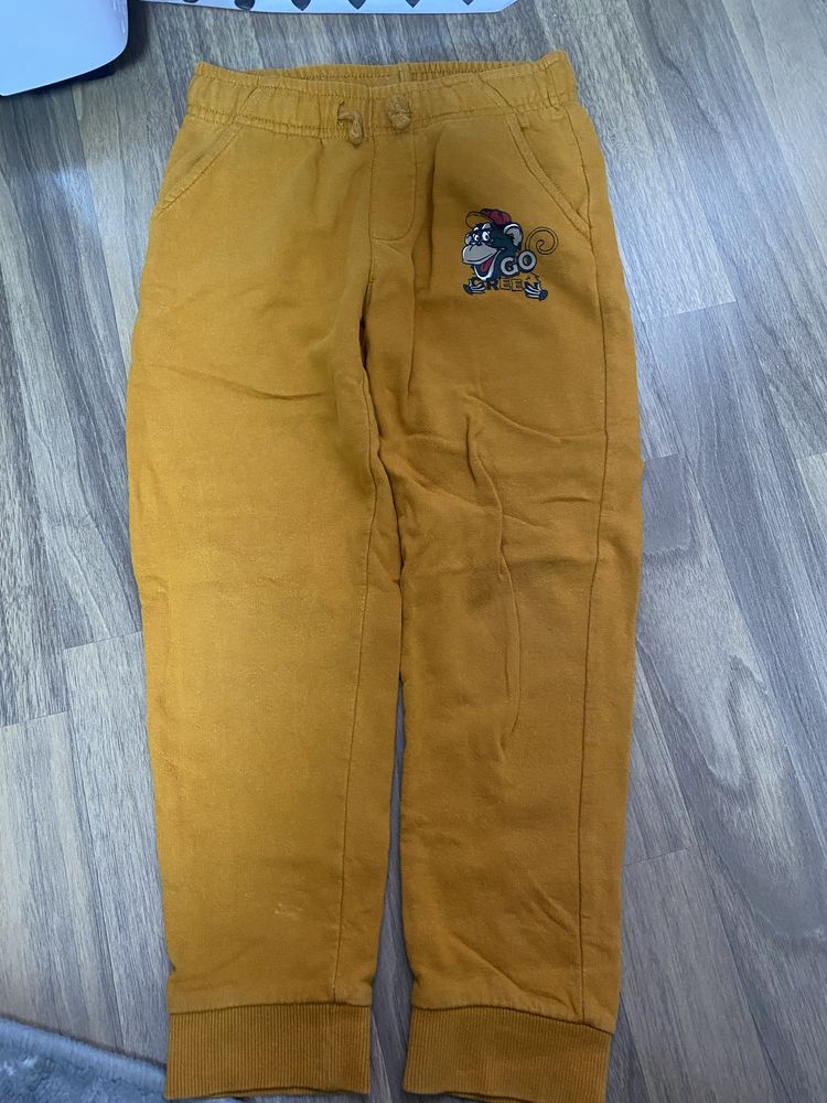 Lot pantaloni 110-116