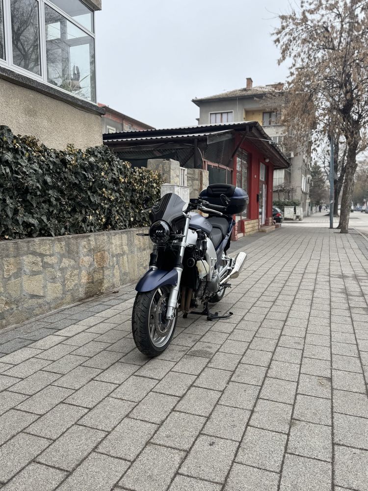 Yamaha FJR 1300 street fighter