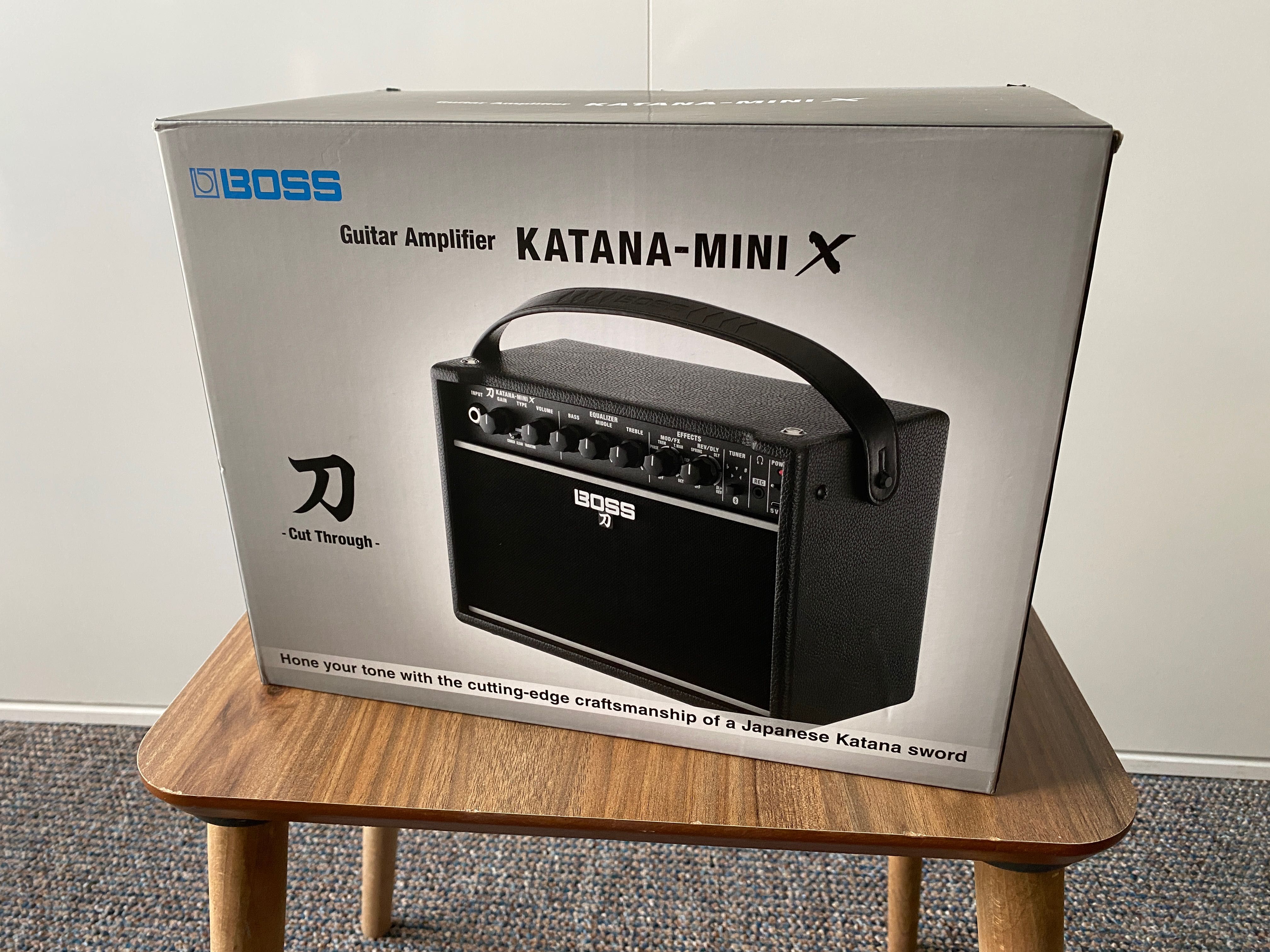 Комбоусилвател Boss Katana Mini X