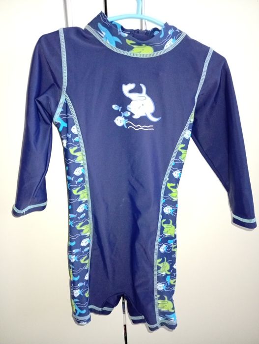 Costum de baie pentru baieti; mariea 74/80
Marimea 74/80