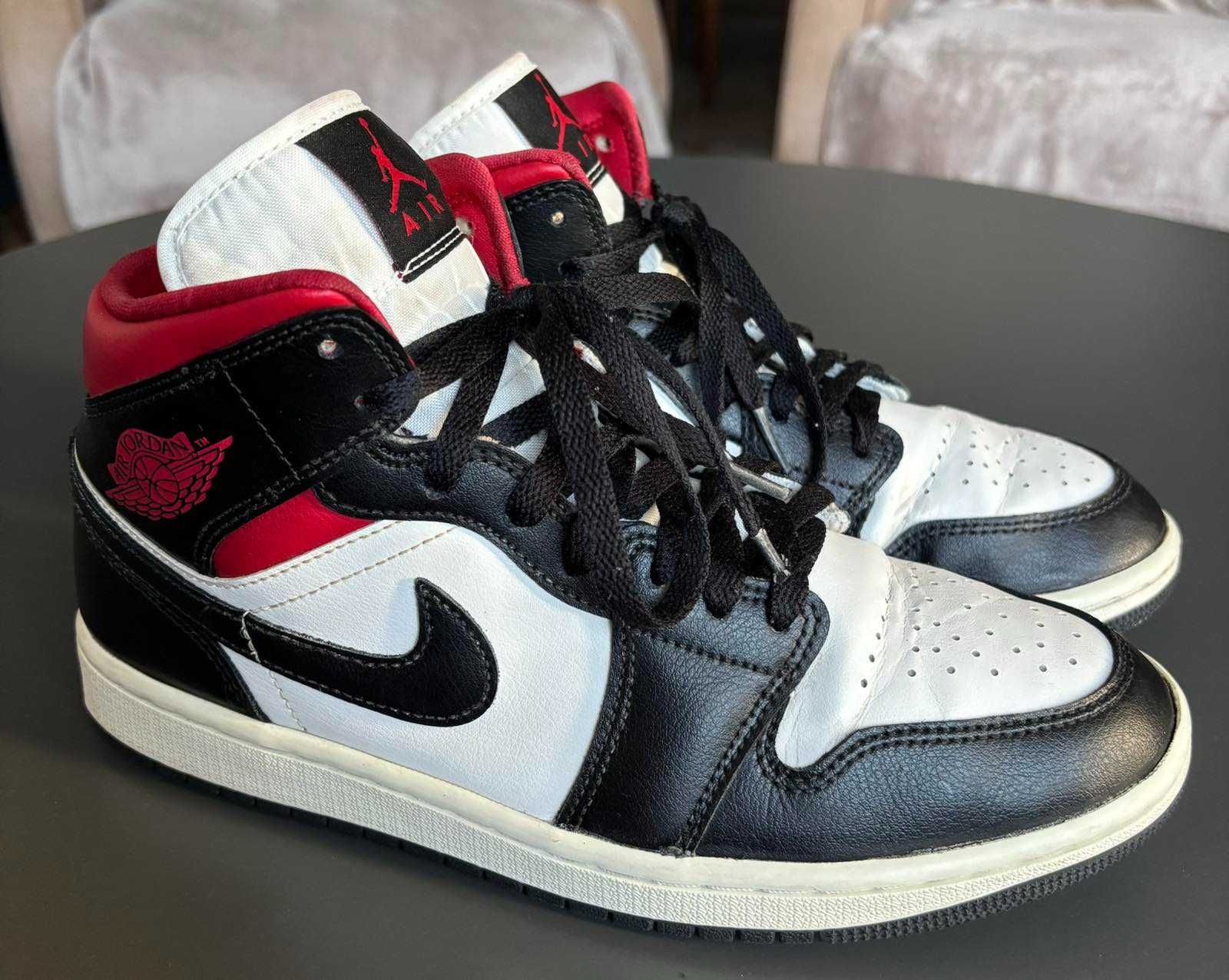 Маратонки NIKE Air Jordan 1