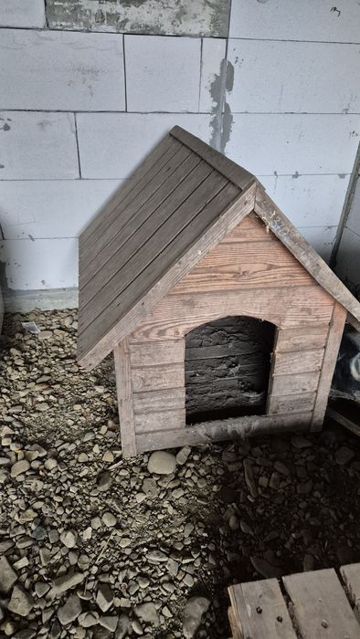 Cușcă de lemn pentru căței