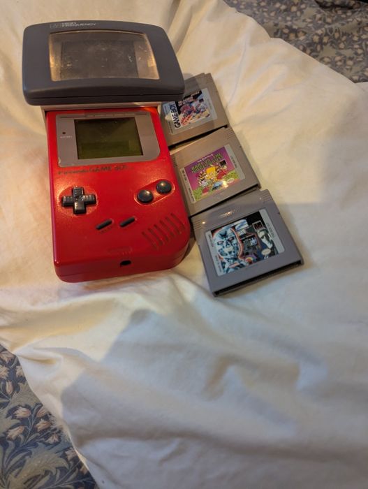 Gameboy  със светещ уголемител