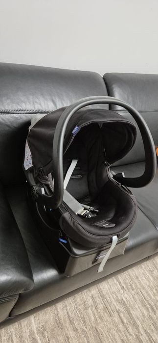 Scoică Chicco cu baza Isofix