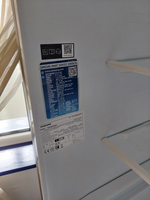 Продавам хладилник Samsung