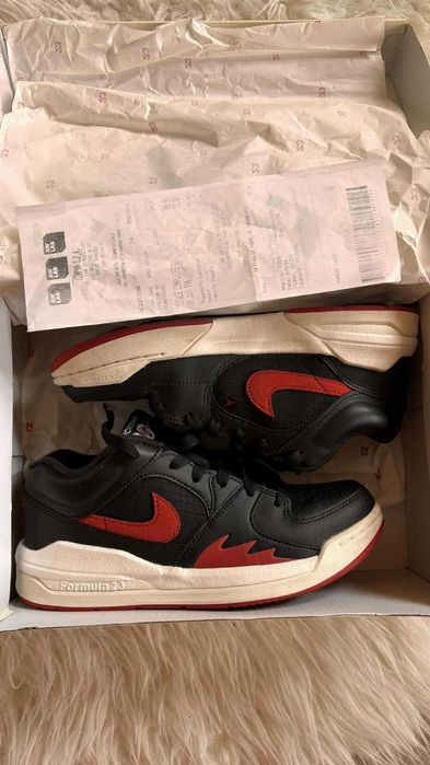 Маратонки Nike н.37,5