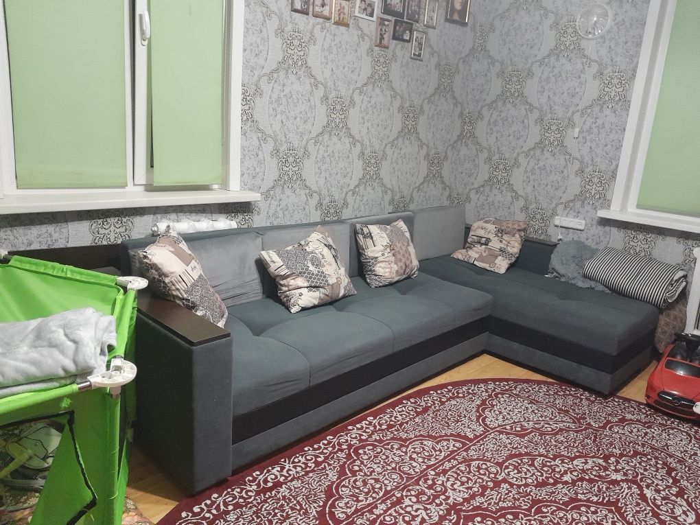 Универсальный угловой диван