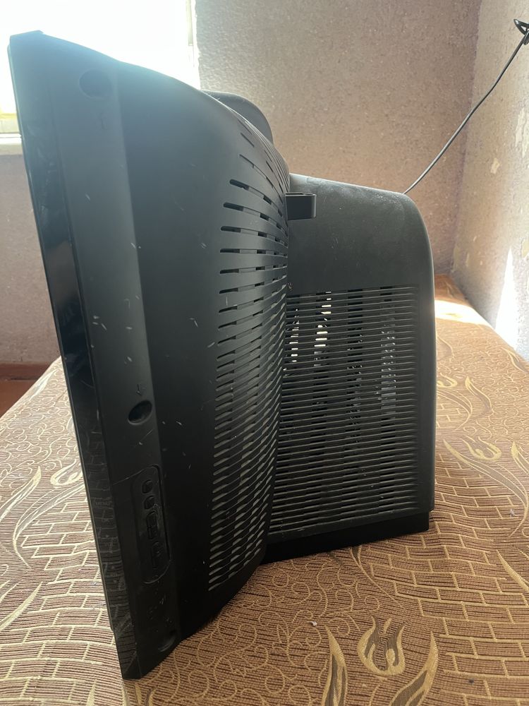 LG Televizor rabochiy