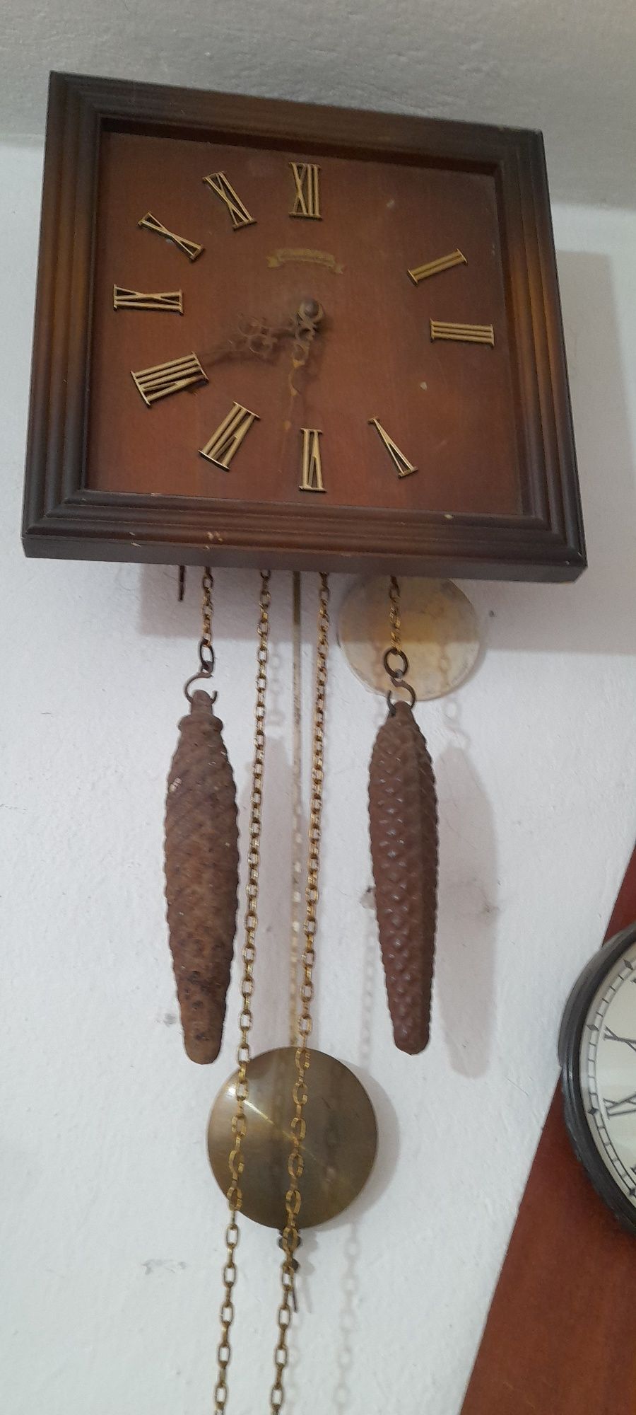 Старини стени механични часовници