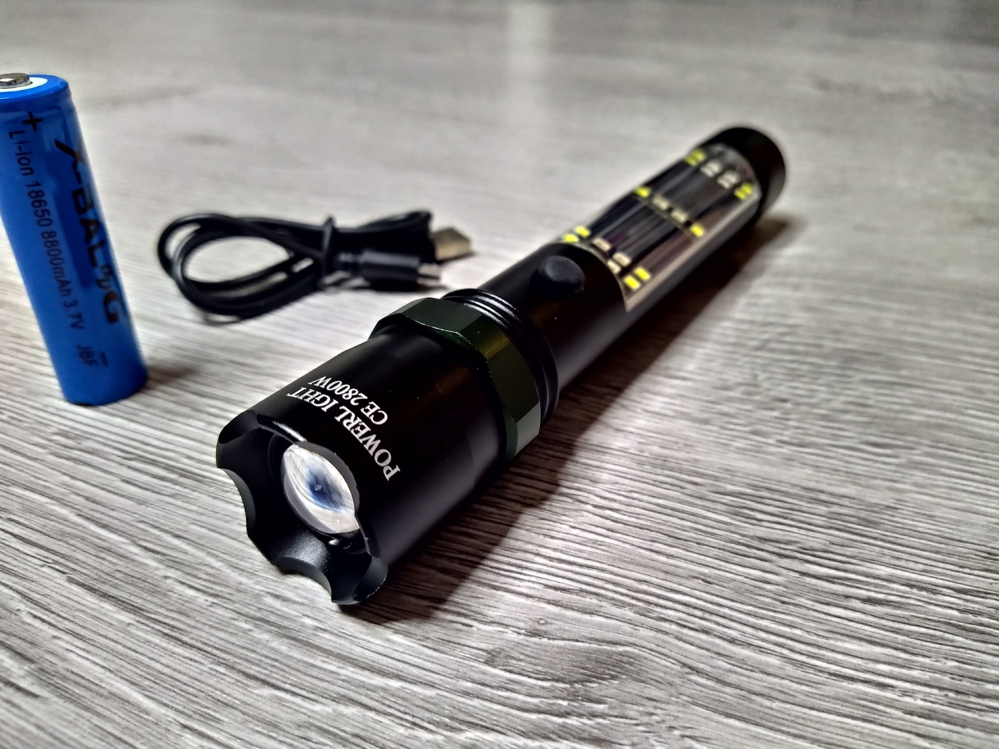 Lanterna LED Q5 cu Zoom Incarcare Solara USB Power Bank Si Acumulator