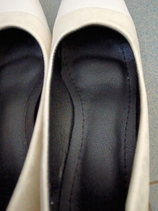 Обувки с квадратен ток