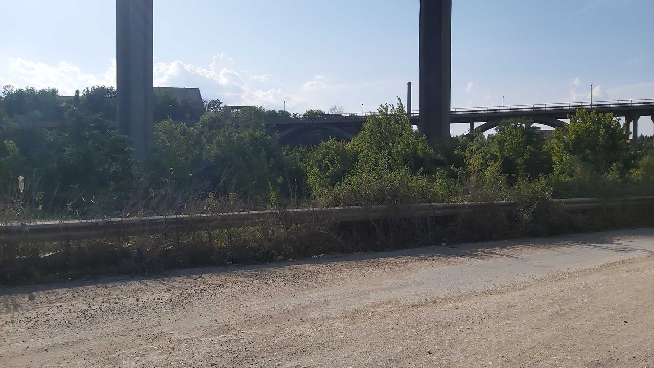 Продава се Парцел в Русе, Широк център - 2001 кв.м за 15 €/кв.м - Снимка #3